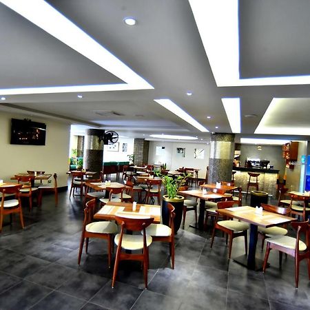 Victoria Mews Hotel 坎帕拉 外观 照片