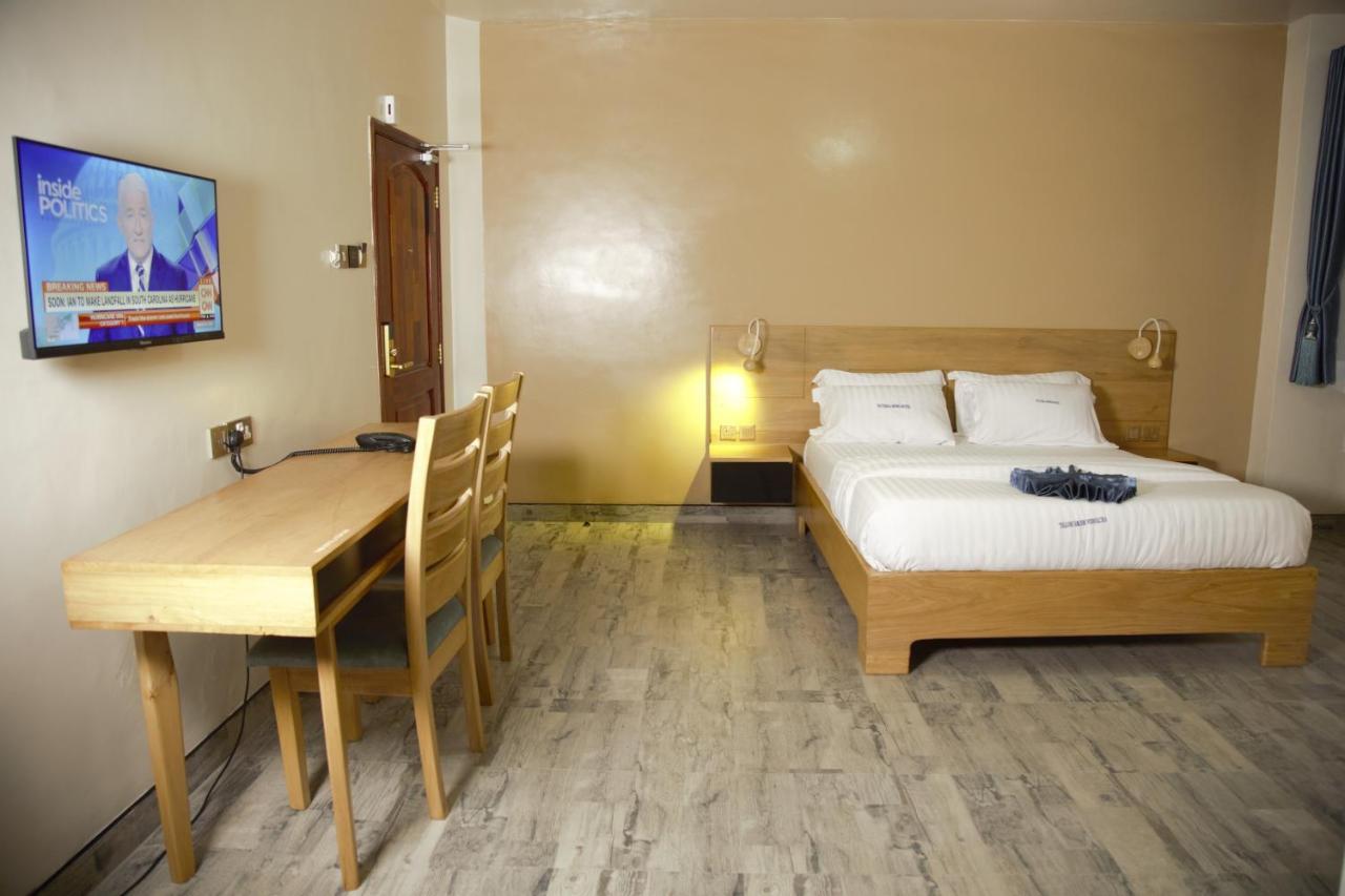 Victoria Mews Hotel 坎帕拉 外观 照片