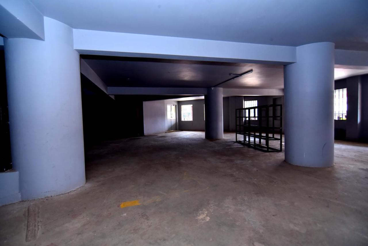 Victoria Mews Hotel 坎帕拉 外观 照片